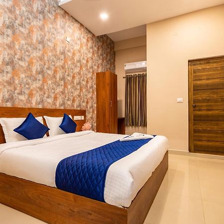 Yaad Residency Hotel Kochi Ngoại thất bức ảnh